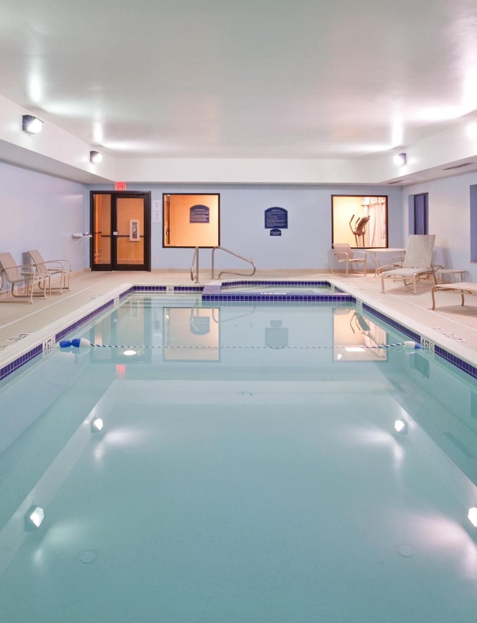 Holiday Inn Express Hotel & Suites Cleveland-Richfield By Ihg Brecksville Esterno foto